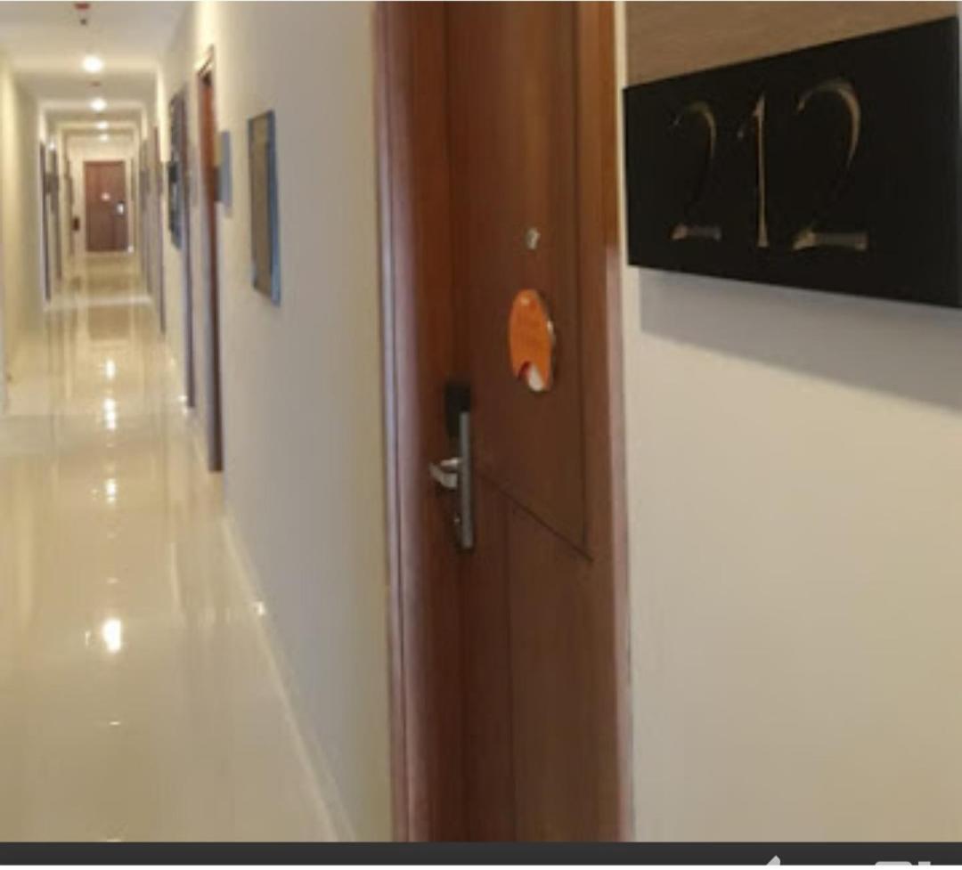 Front One Hotel Tulungagung Zewnętrze zdjęcie